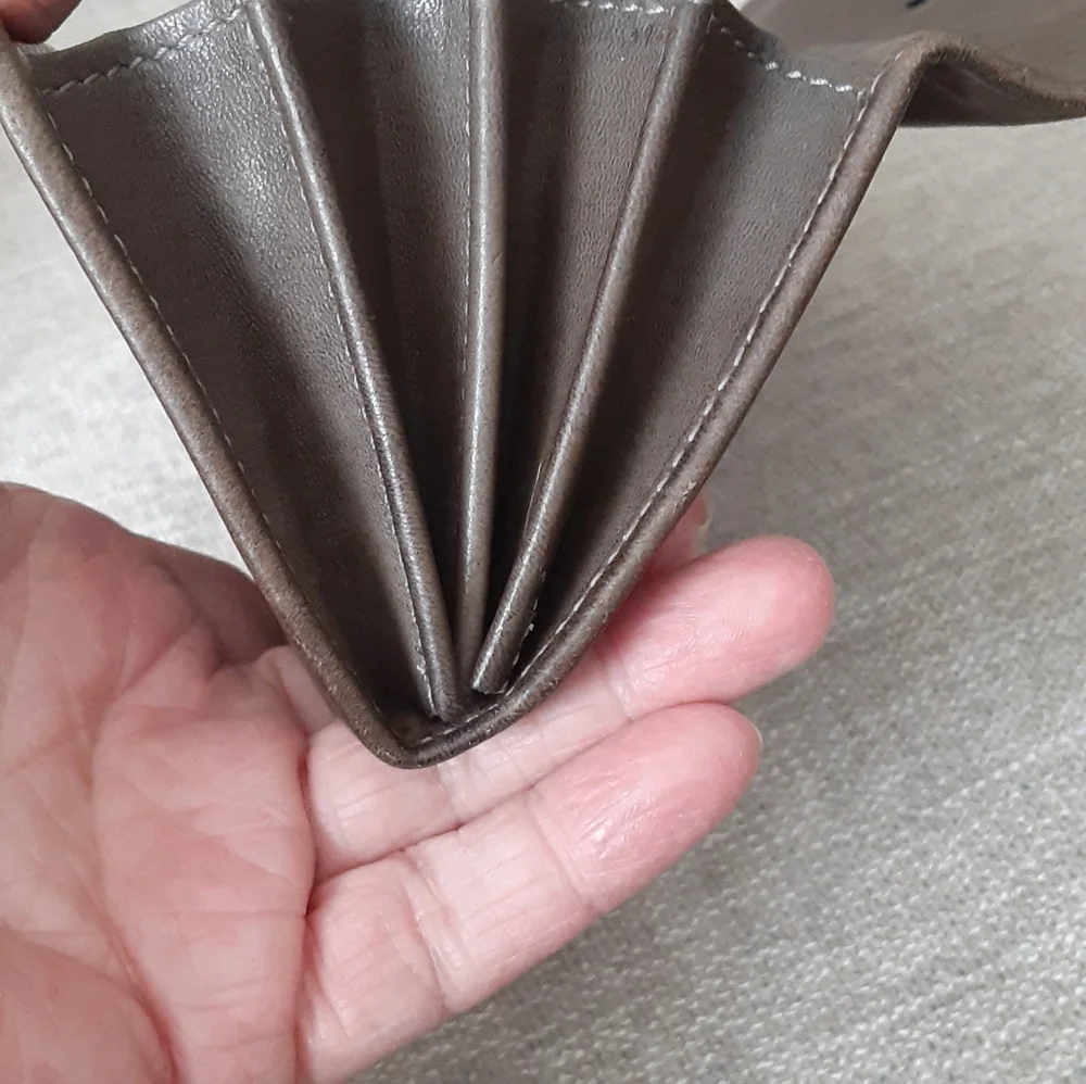 Benheart Brown Leather Snap Wallet - Picture 7 of 11